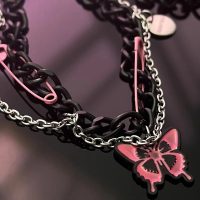 گردنبند دولاین پروانه و سنجاق پینترستی