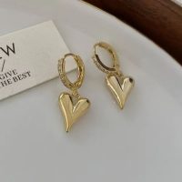 گوشواره قلب طلایی با حلقه نگیندار پینترستی