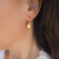 گوشواره صدف طلایی و سفید