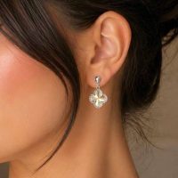گوشواره ونکلیف طلای و نقره ای