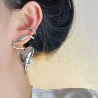 گوشواره دفرمه و فانتزی قلب نقره ای
