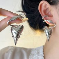 گوشواره دفرمه و فانتزی قلب نقره ای