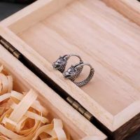 پیرسینگ گوش حلقه ای گرگ اسپرت